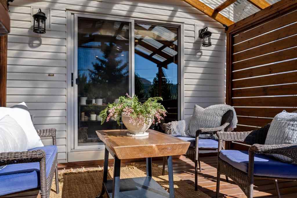 MLS® A2266423 - 158 River Rock Crescent SE in Riverbend Calgary, Residential