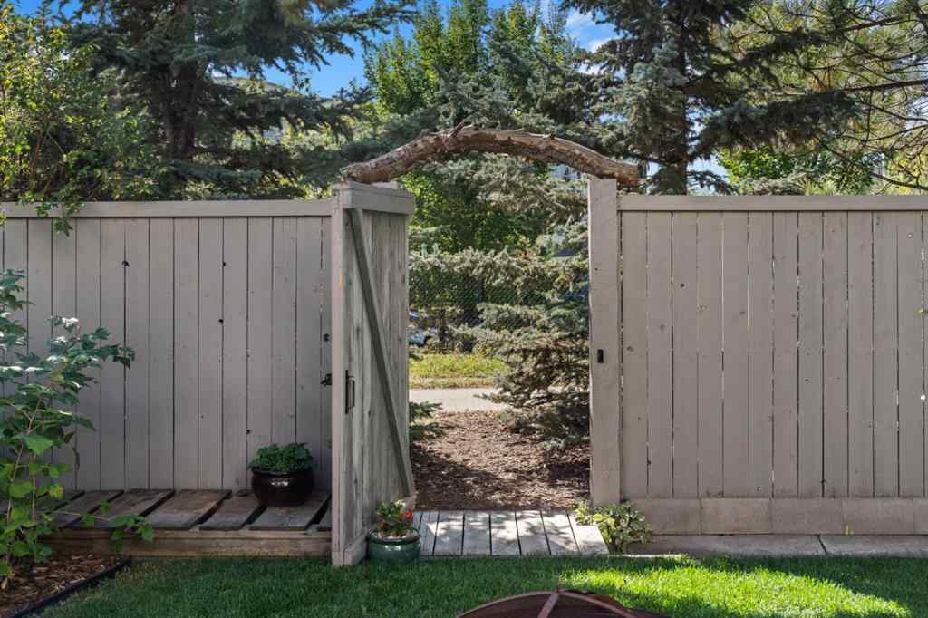 MLS® A2266423 - 158 River Rock Crescent SE in Riverbend Calgary, Residential