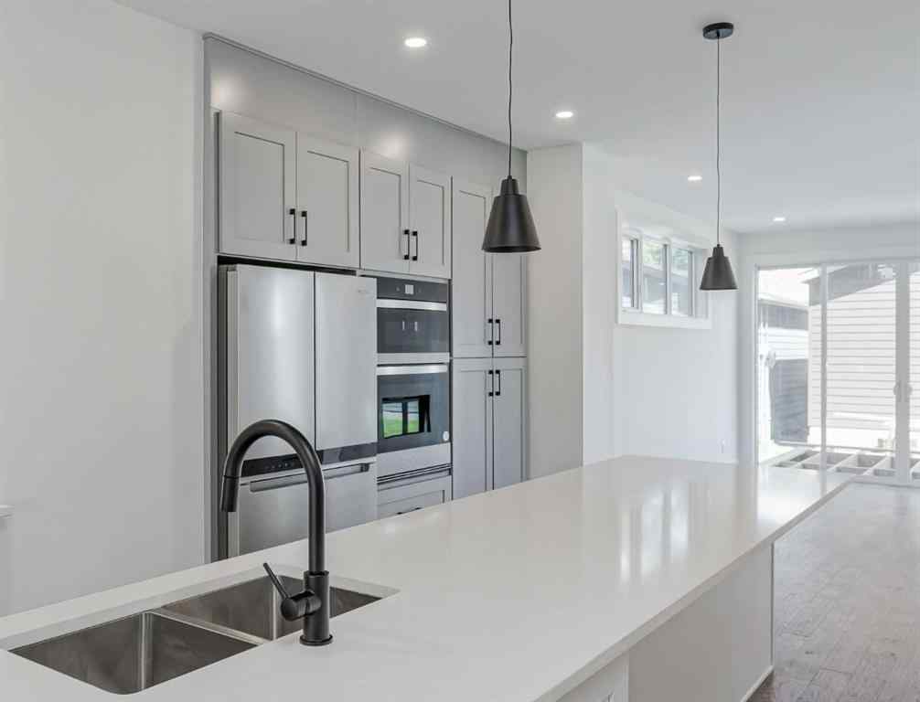 MLS® A2266425 - 436 28 Avenue NW in Mount Pleasant Calgary, Residential