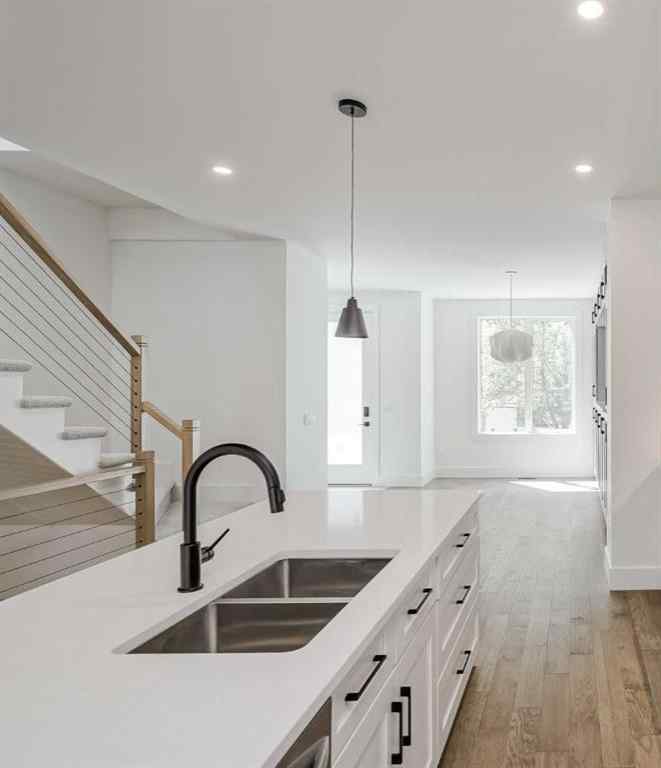 MLS® A2266425 - 436 28 Avenue NW in Mount Pleasant Calgary, Residential