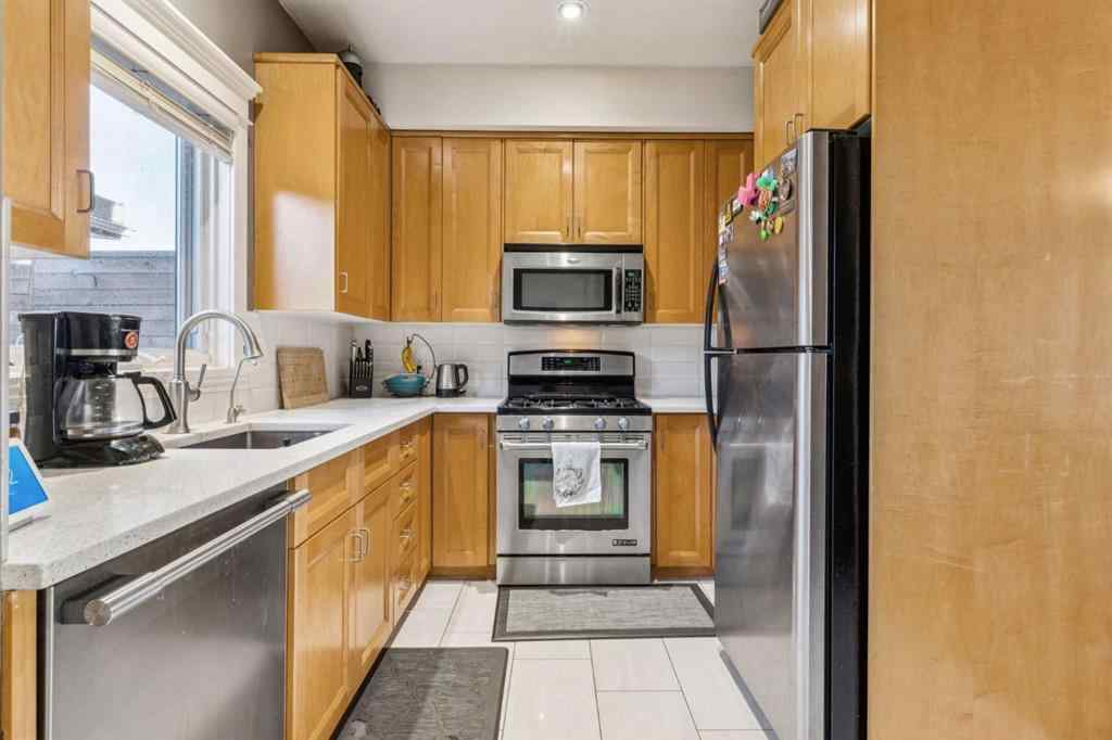 MLS® A2266431 - 2808 19 Avenue SW in Killarney/Glengarry Calgary, Residential