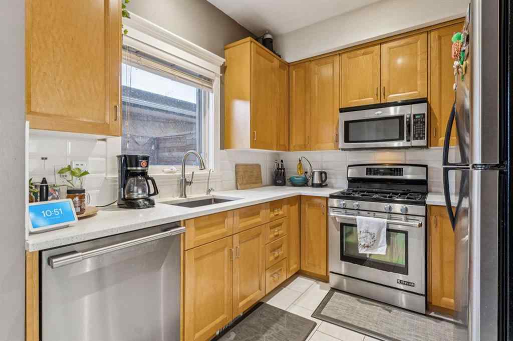 MLS® A2266431 - 2808 19 Avenue SW in Killarney/Glengarry Calgary, Residential