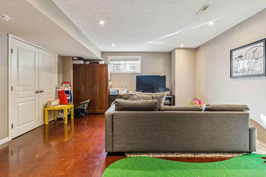 MLS® A2266431 - 2808 19 Avenue SW in Killarney/Glengarry Calgary, Residential