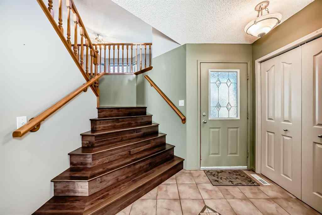 MLS® A2266438 - 77 Citadel Ridge Green NW in Citadel Calgary, Residential