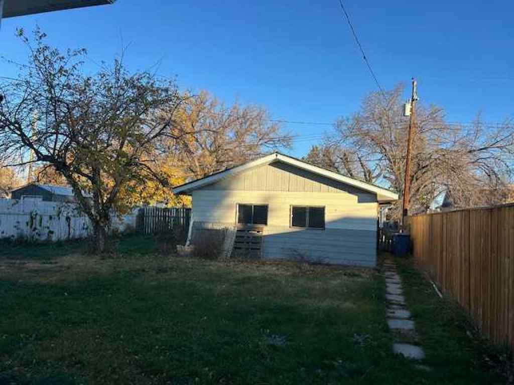 MLS® A2266441 - 4817 51 Avenue  in NONE Taber, Residential