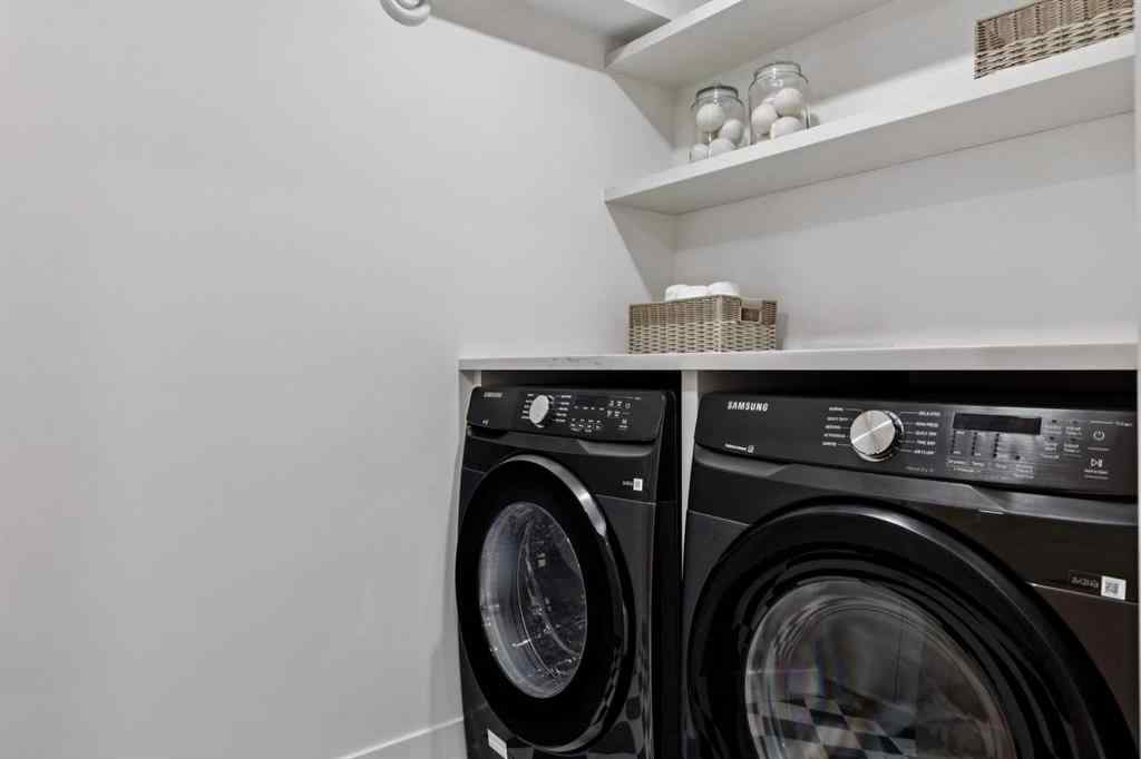 MLS® A2266450 - 1013 31 Avenue NW in Cambrian Heights Calgary, Residential