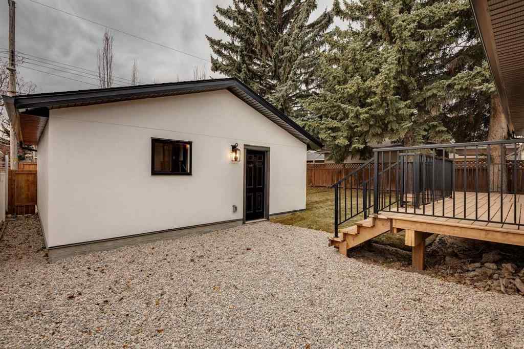 MLS® A2266450 - 1013 31 Avenue NW in Cambrian Heights Calgary, Residential