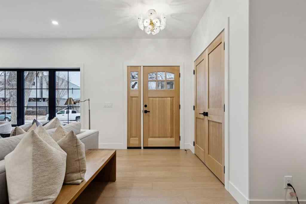 MLS® A2266450 - 1013 31 Avenue NW in Cambrian Heights Calgary, Residential