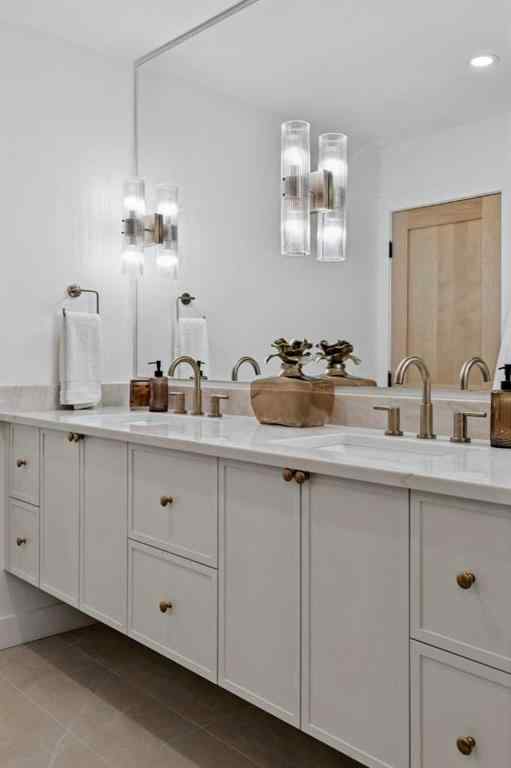 MLS® A2266450 - 1013 31 Avenue NW in Cambrian Heights Calgary, Residential