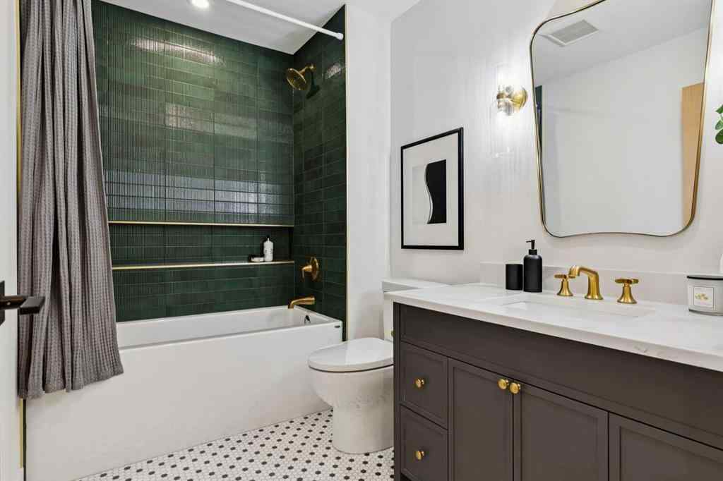 MLS® A2266450 - 1013 31 Avenue NW in Cambrian Heights Calgary, Residential