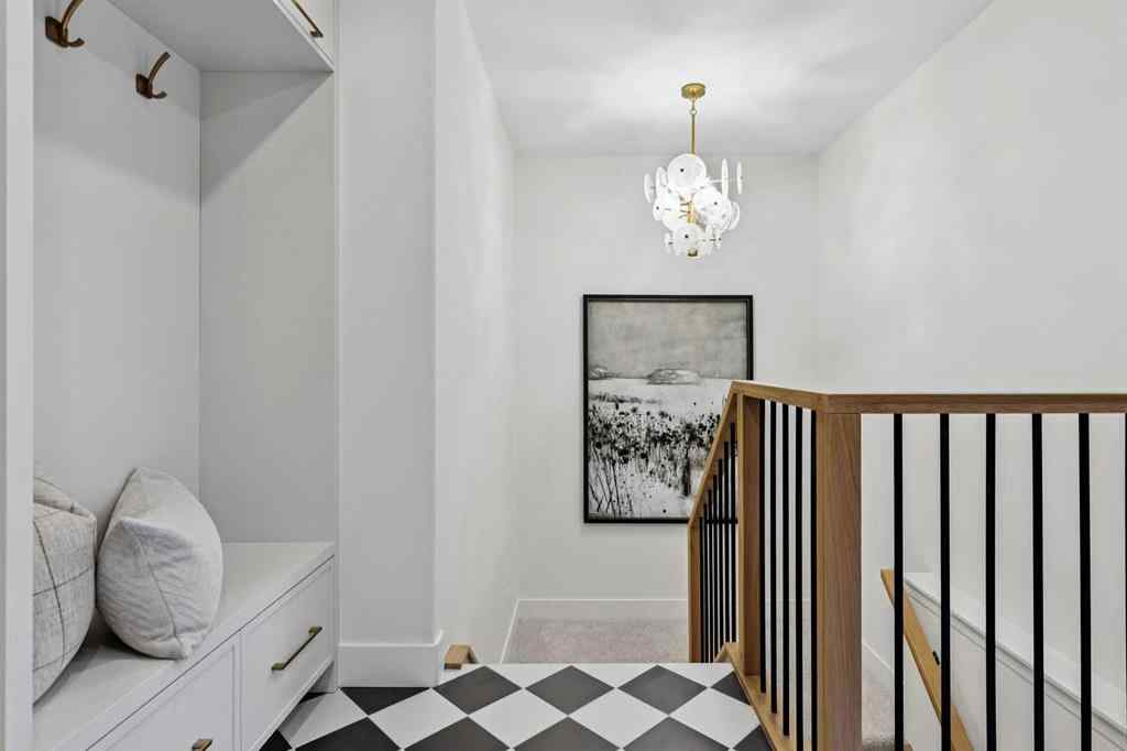 MLS® A2266450 - 1013 31 Avenue NW in Cambrian Heights Calgary, Residential