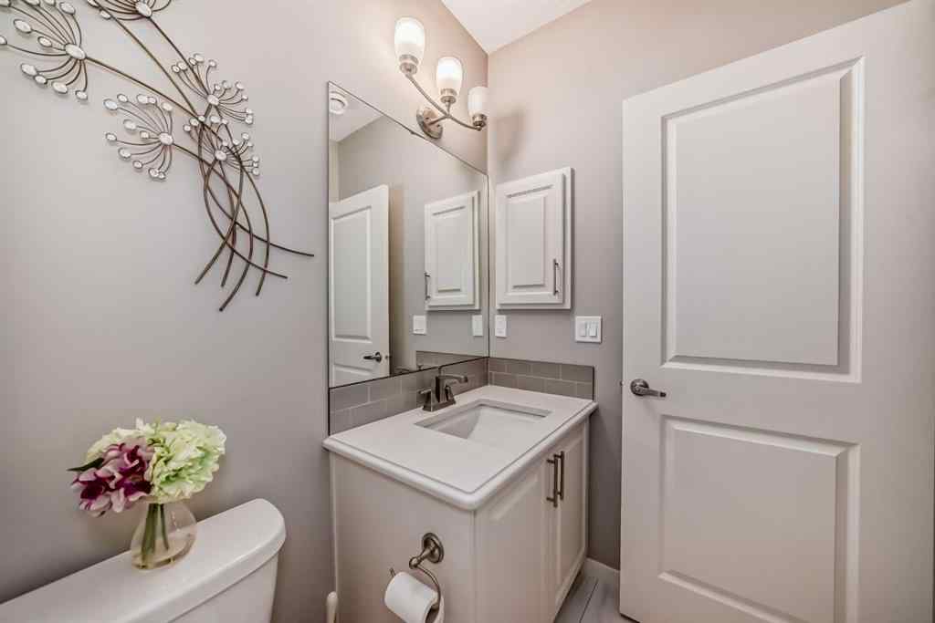 MLS® A2266460 - 226 West Grove Point SW in West Springs Calgary, Residential