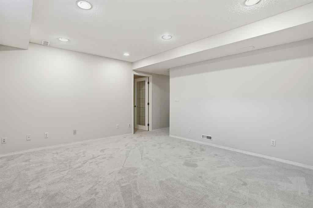 MLS® A2266464 - 31 Citadel Estates Manor NW in Citadel Calgary, Residential