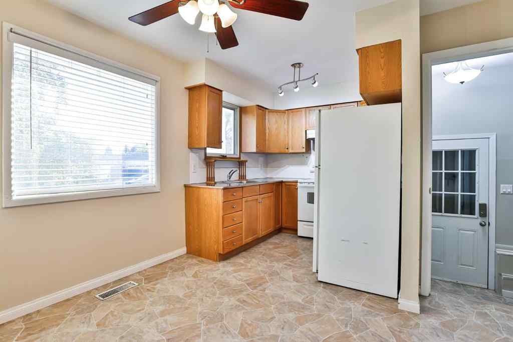 MLS® A2266466 - 421 52 Avenue  in NONE Coalhurst, Residential