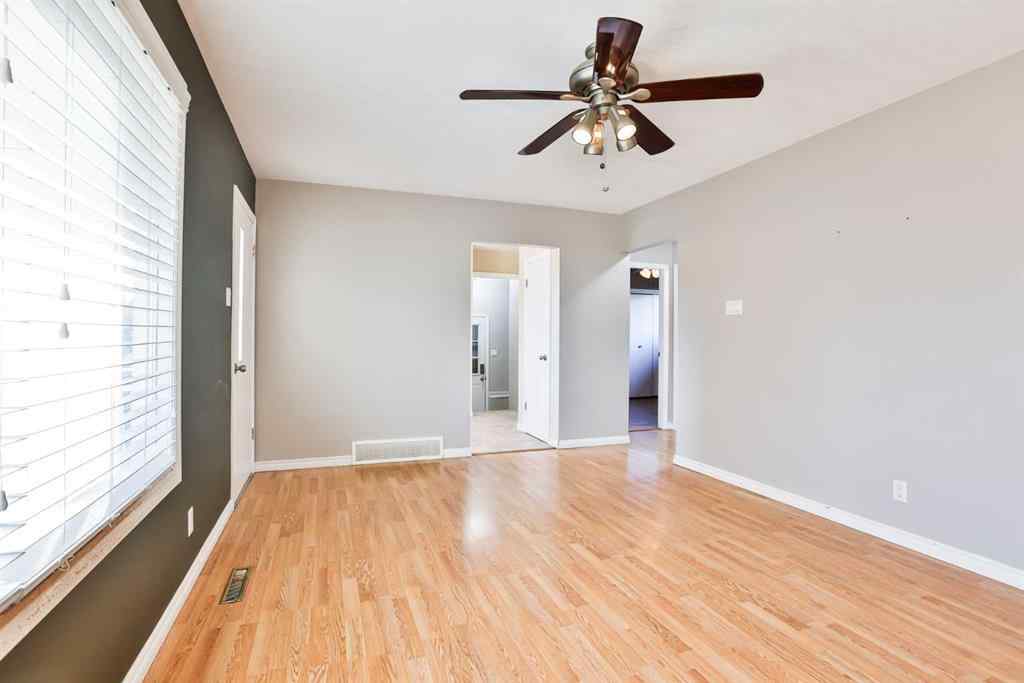 MLS® A2266466 - 421 52 Avenue  in NONE Coalhurst, Residential