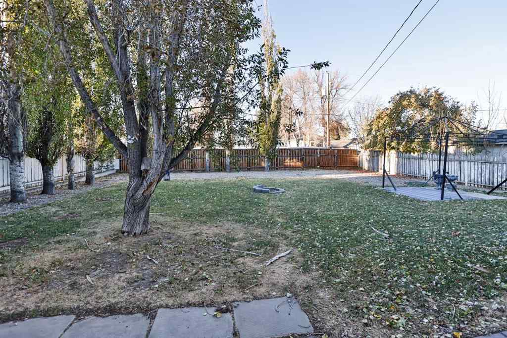 MLS® A2266466 - 421 52 Avenue  in NONE Coalhurst, Residential