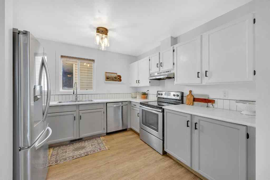 MLS® A2266468 - 91 Shawglen Way SW in Shawnessy Calgary, Residential