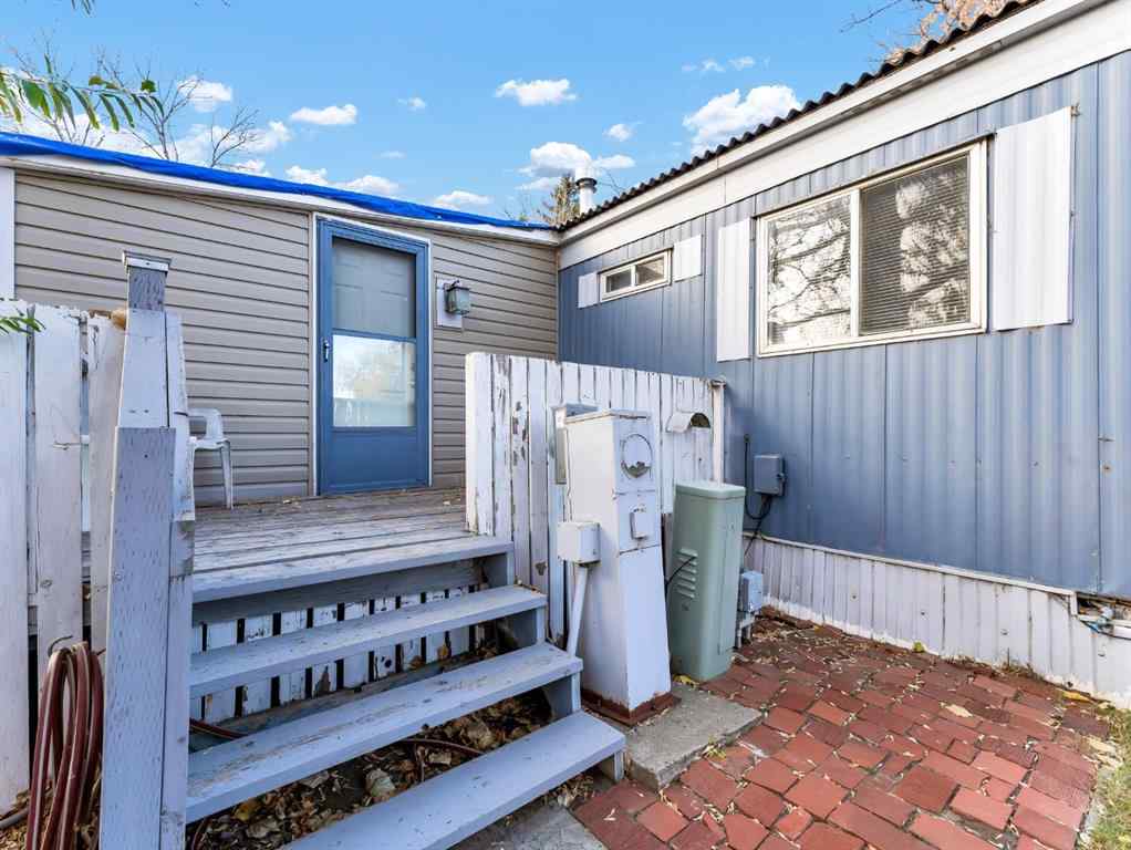 MLS® A2266474 - Unit #93 4000 13 Avenue SE in SE Southridge Medicine Hat, Mobile