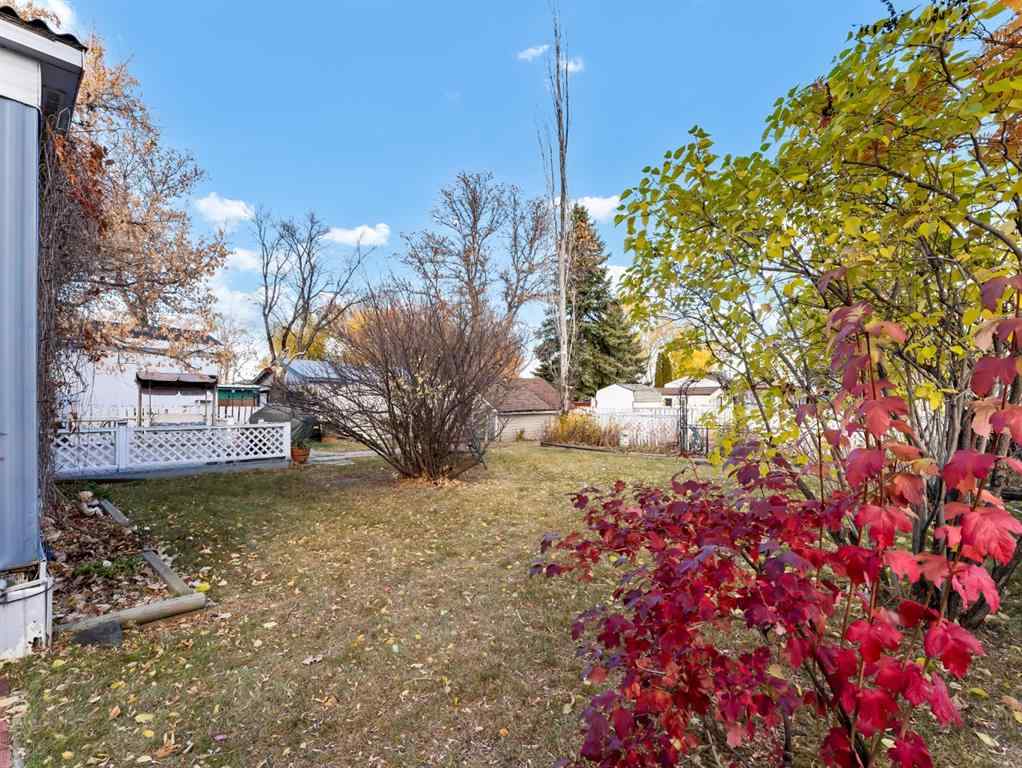 MLS® A2266474 - Unit #93 4000 13 Avenue SE in SE Southridge Medicine Hat, Mobile