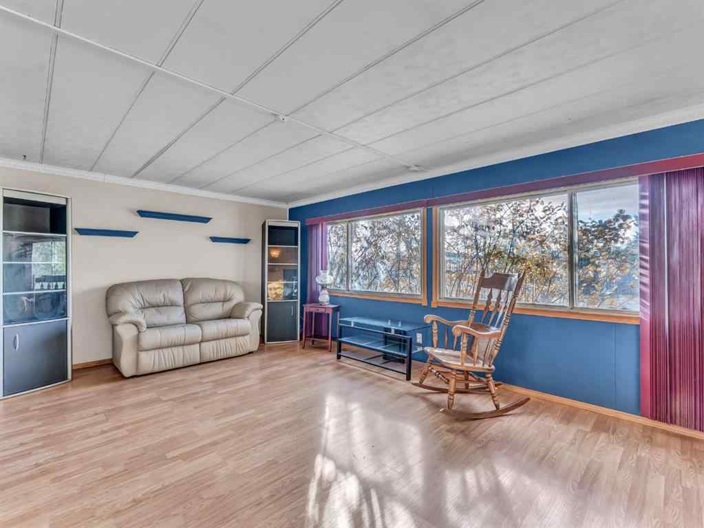 MLS® A2266474 - Unit #93 4000 13 Avenue SE in SE Southridge Medicine Hat, Mobile