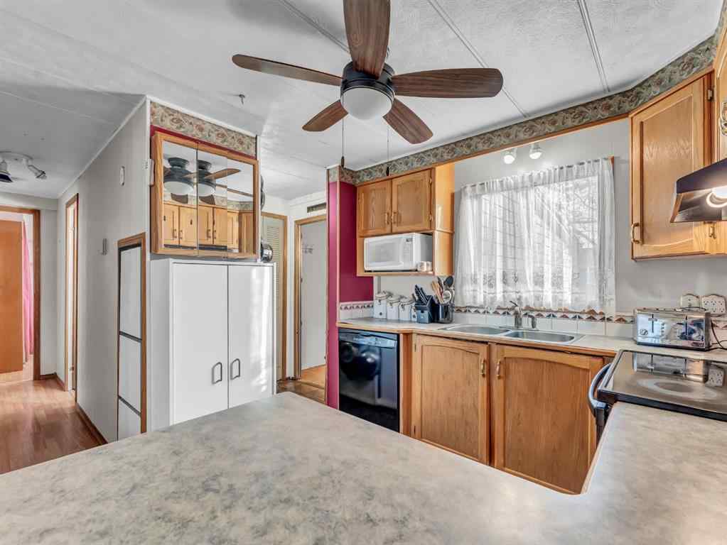MLS® A2266474 - Unit #93 4000 13 Avenue SE in SE Southridge Medicine Hat, Mobile