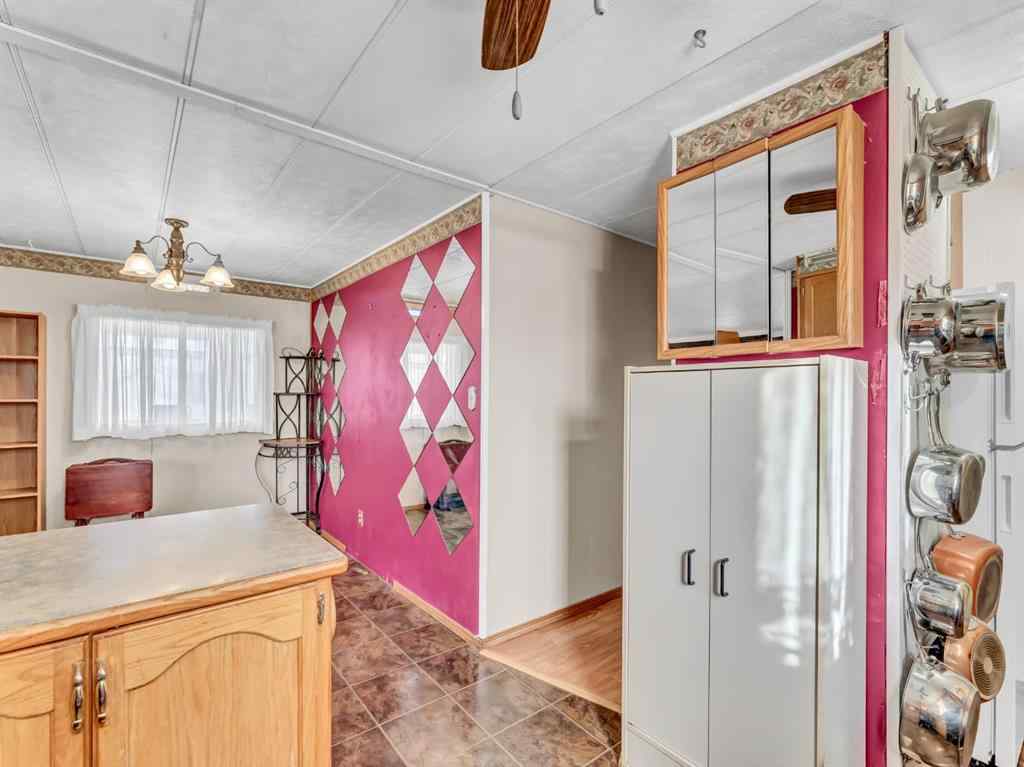 MLS® A2266474 - Unit #93 4000 13 Avenue SE in SE Southridge Medicine Hat, Mobile