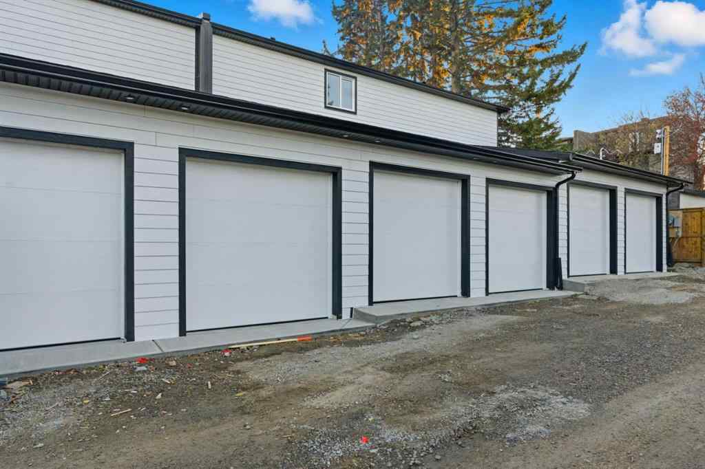 MLS® A2266477 - Unit #203 212 32 Avenue NE in Highland Park Calgary, Residential