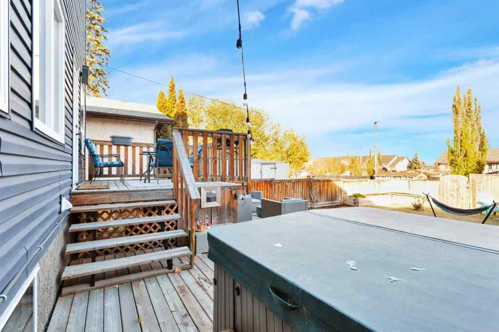 MLS® A2266478 - 4633 48 Street   in Central Core Sylvan Lake, Residential