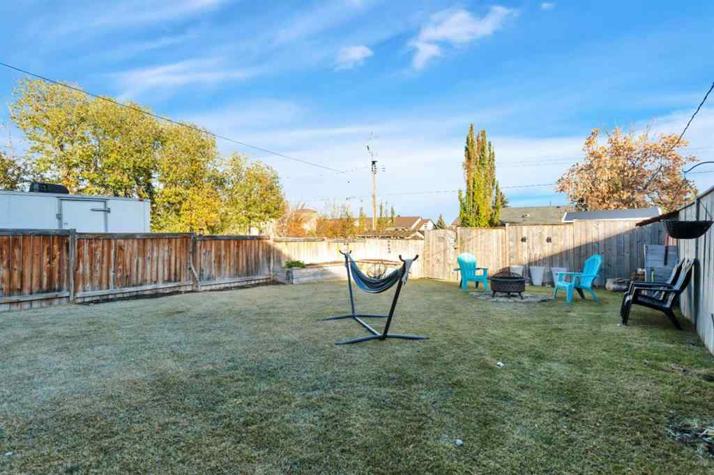 MLS® A2266478 - 4633 48 Street   in Central Core Sylvan Lake, Residential
