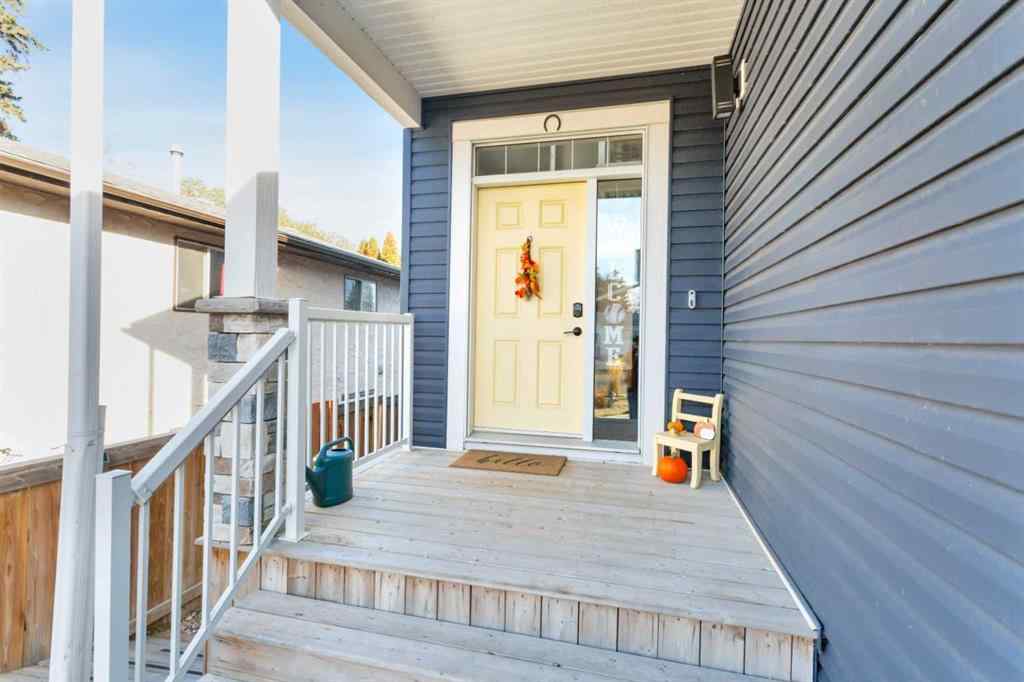MLS® A2266478 - 4633 48 Street   in Central Core Sylvan Lake, Residential