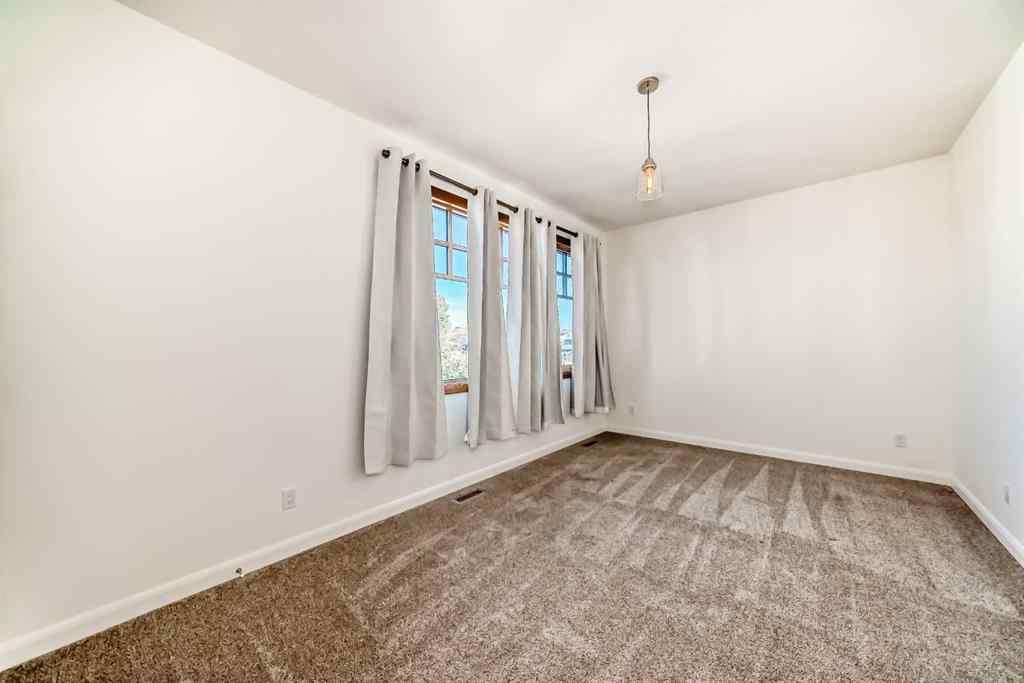 MLS® A2266479 - 2323 3 Avenue NW in West Hillhurst Calgary, Residential