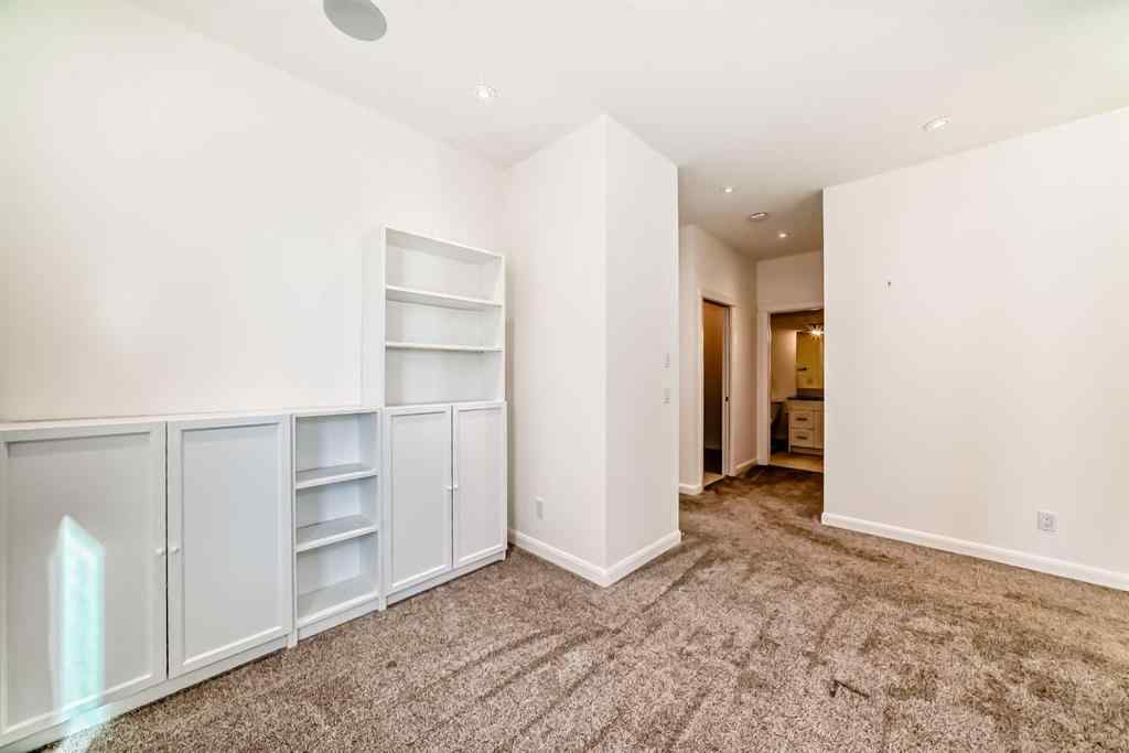 MLS® A2266479 - 2323 3 Avenue NW in West Hillhurst Calgary, Residential