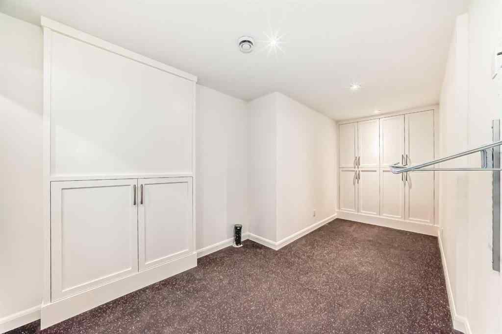 MLS® A2266479 - 2323 3 Avenue NW in West Hillhurst Calgary, Residential