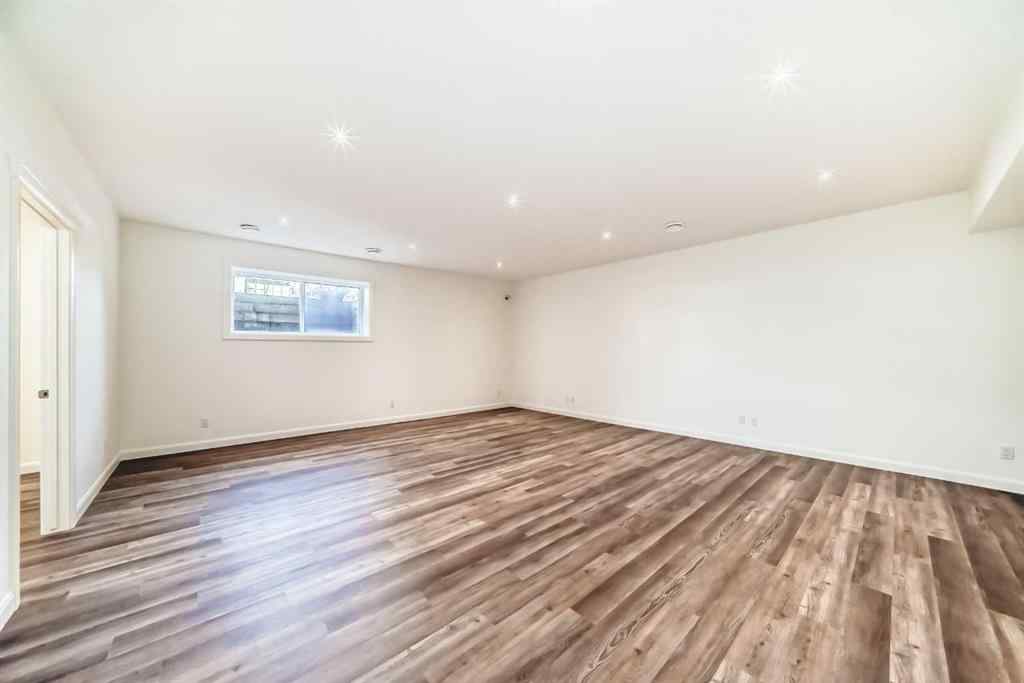 MLS® A2266479 - 2323 3 Avenue NW in West Hillhurst Calgary, Residential