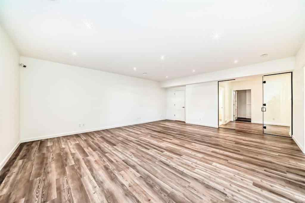 MLS® A2266479 - 2323 3 Avenue NW in West Hillhurst Calgary, Residential