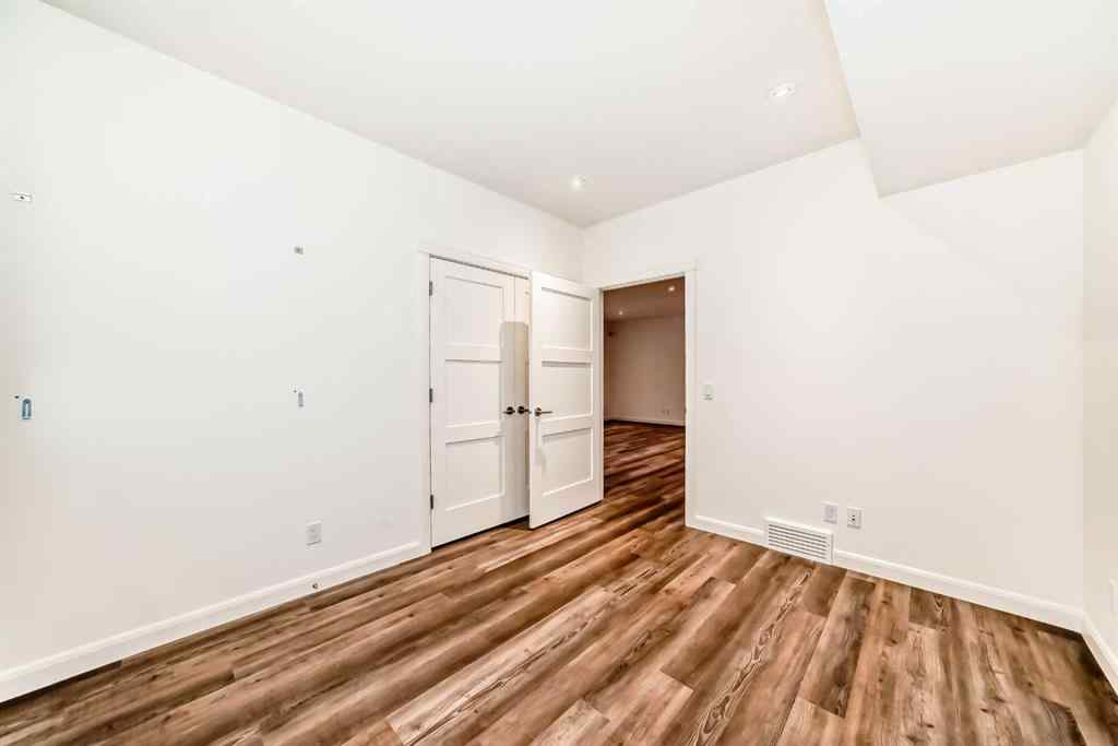 MLS® A2266479 - 2323 3 Avenue NW in West Hillhurst Calgary, Residential