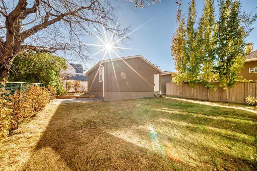 MLS® A2266479 - 2323 3 Avenue NW in West Hillhurst Calgary, Residential