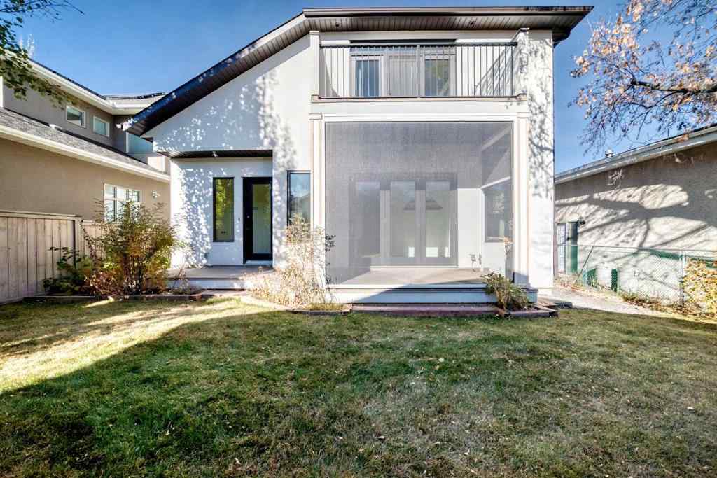 MLS® A2266479 - 2323 3 Avenue NW in West Hillhurst Calgary, Residential