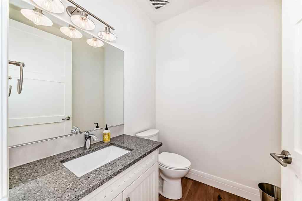 MLS® A2266479 - 2323 3 Avenue NW in West Hillhurst Calgary, Residential