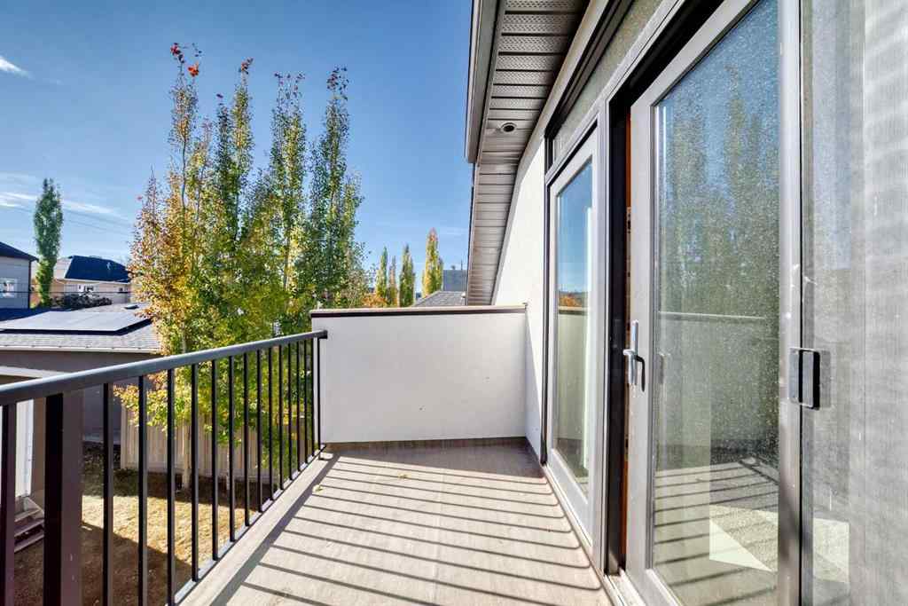 MLS® A2266479 - 2323 3 Avenue NW in West Hillhurst Calgary, Residential