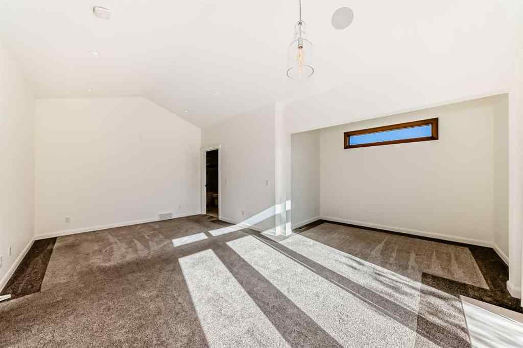 MLS® A2266479 - 2323 3 Avenue NW in West Hillhurst Calgary, Residential