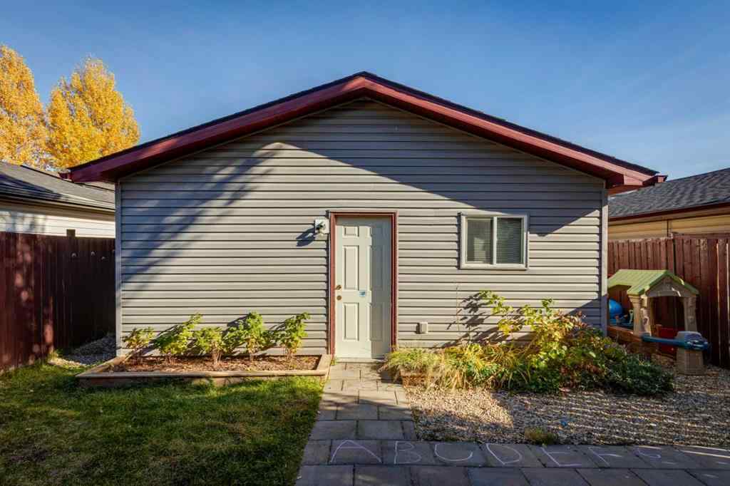 MLS® A2266485 - 85 Crystal Shores Crescent  in Crystal Shores Okotoks, Residential