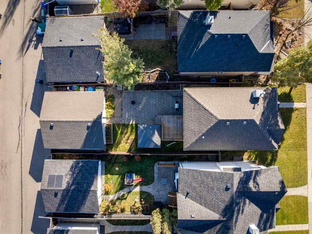 MLS® A2266485 - 85 Crystal Shores Crescent  in Crystal Shores Okotoks, Residential