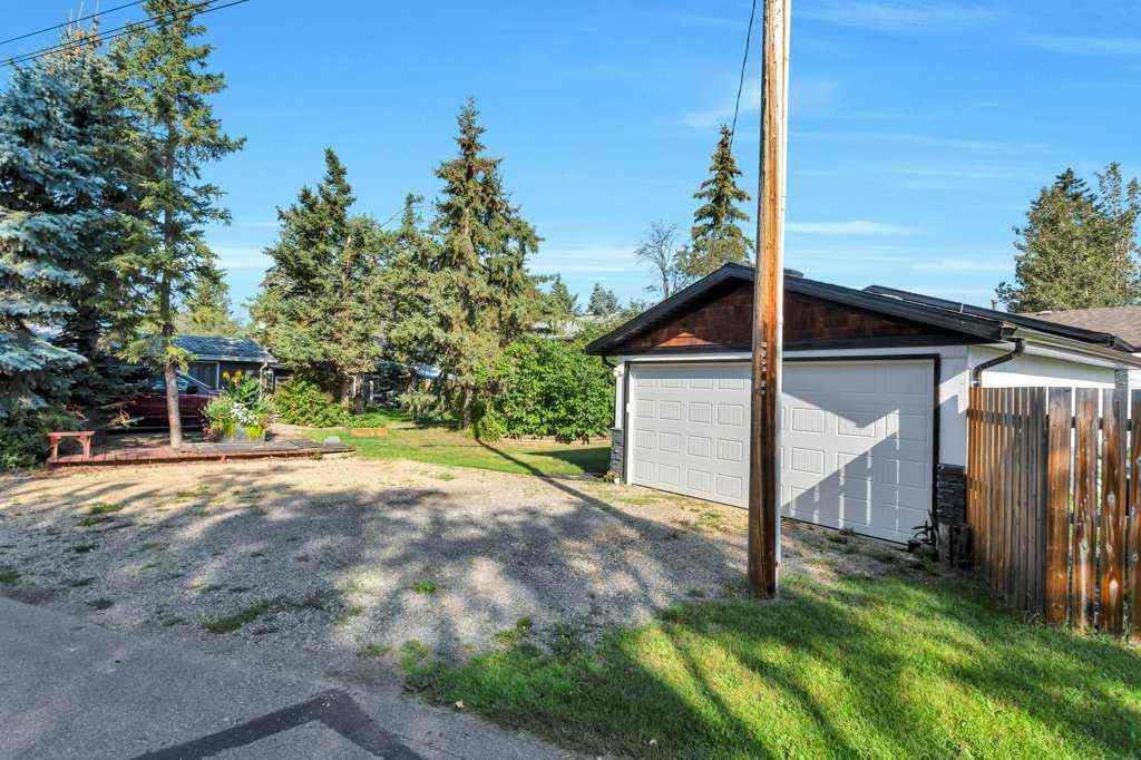 MLS® A2266496 - 101 Lakeview Avenue  in NONE Gull Lake, Residential