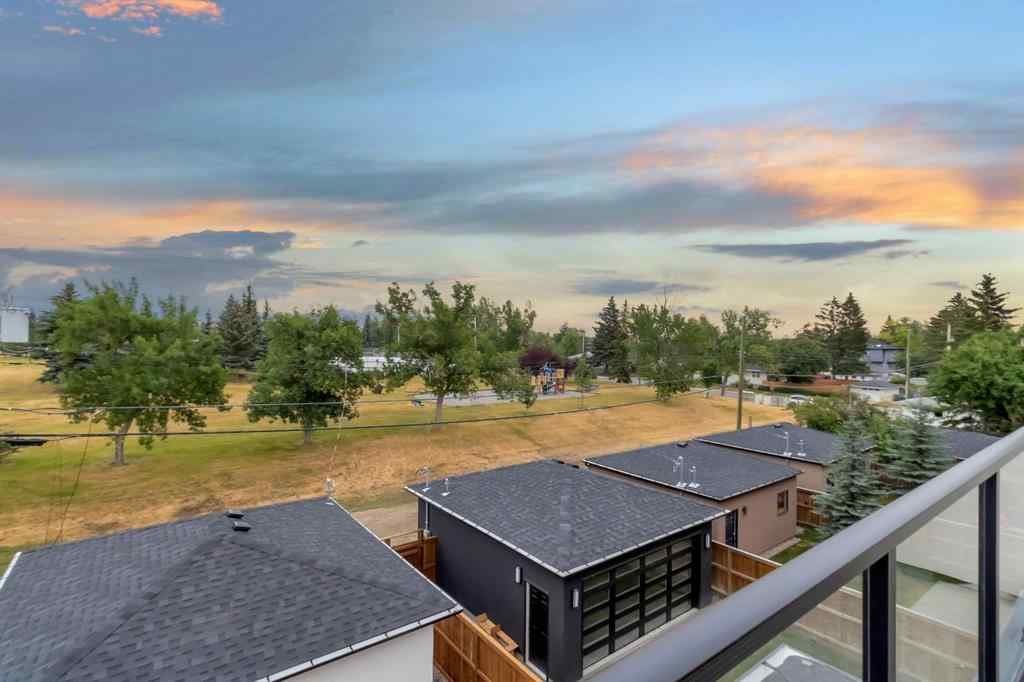 MLS® A2266511 - 2118 Victoria Crescent NW in Banff Trail Calgary, Residential