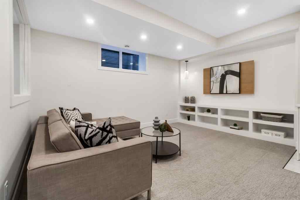 MLS® A2266511 - 2118 Victoria Crescent NW in Banff Trail Calgary, Residential