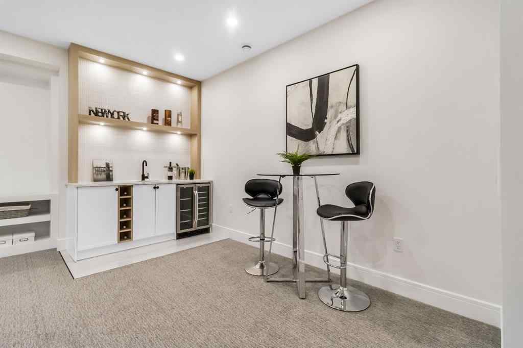 MLS® A2266511 - 2118 Victoria Crescent NW in Banff Trail Calgary, Residential