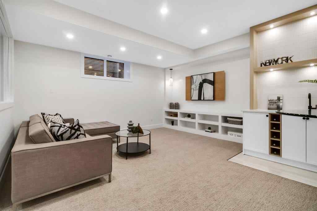 MLS® A2266511 - 2118 Victoria Crescent NW in Banff Trail Calgary, Residential