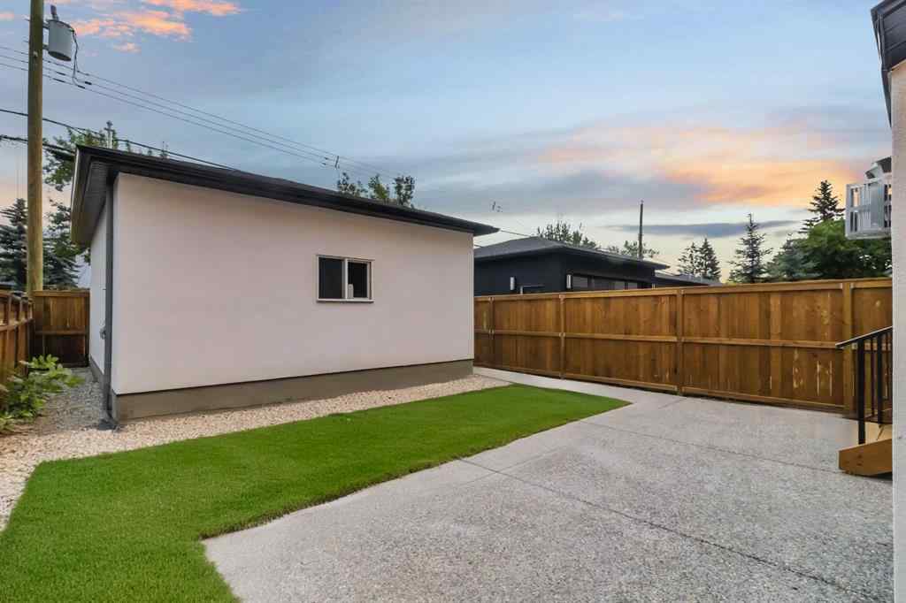 MLS® A2266511 - 2118 Victoria Crescent NW in Banff Trail Calgary, Residential