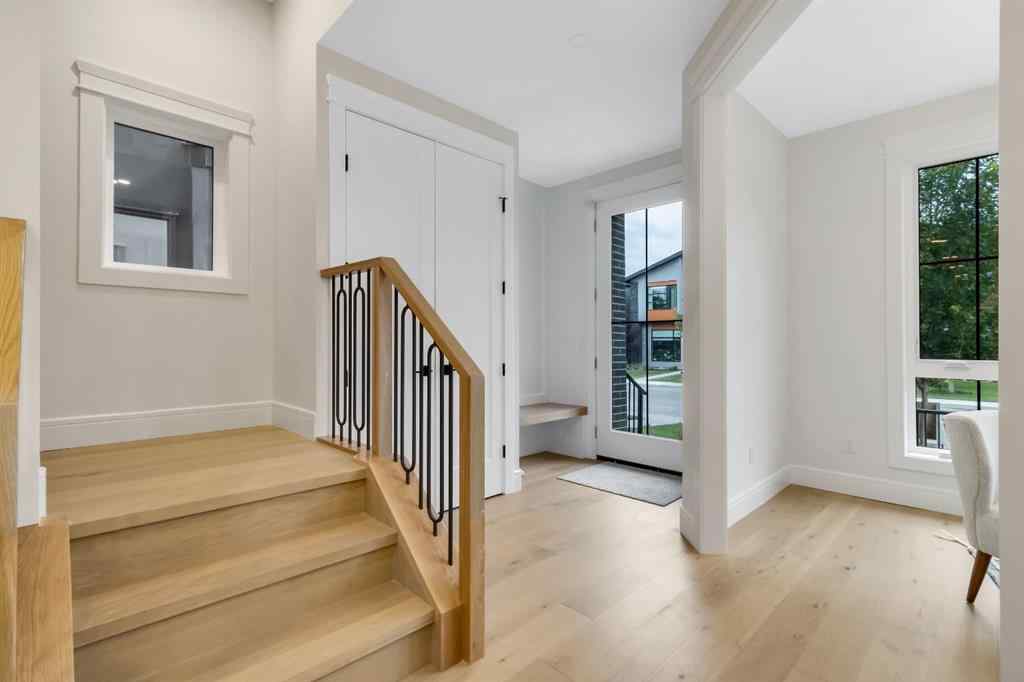 MLS® A2266511 - 2118 Victoria Crescent NW in Banff Trail Calgary, Residential